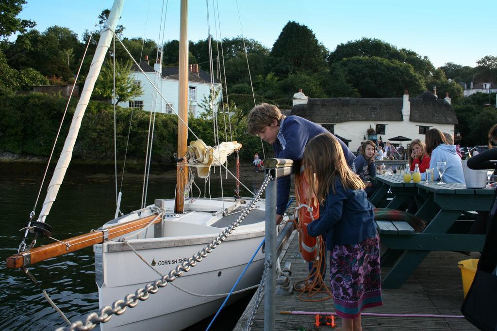 Waterside Holiday Cottages Truro Esterno foto
