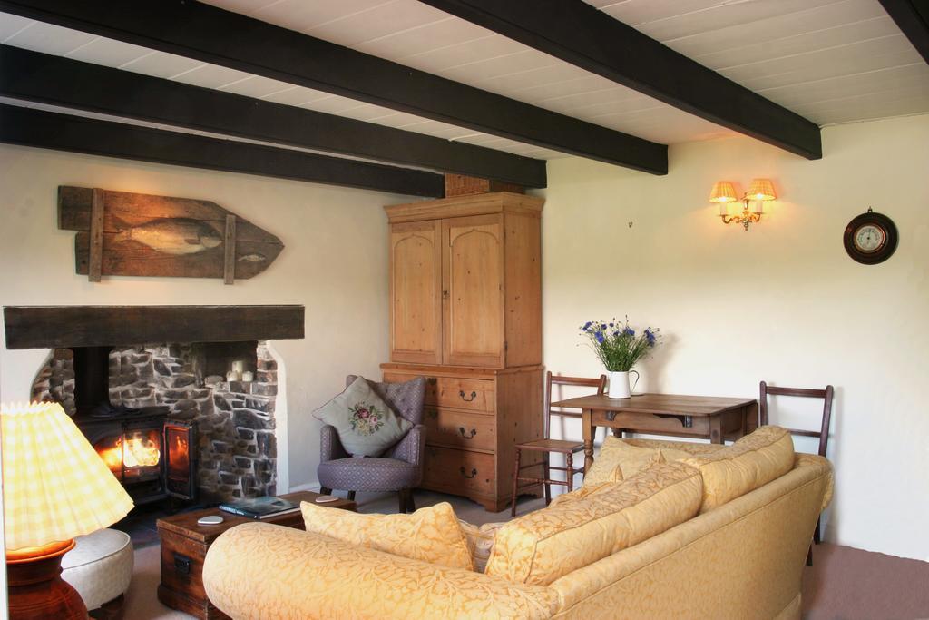 Waterside Holiday Cottages Truro Esterno foto