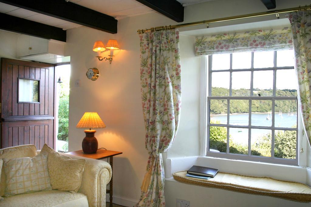 Waterside Holiday Cottages Truro Esterno foto